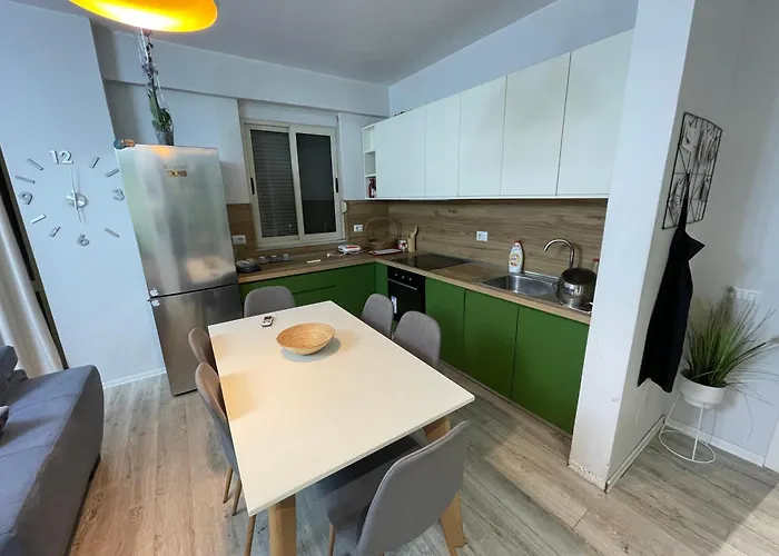 Via Albania - Zogu I Boulevard تيرانا